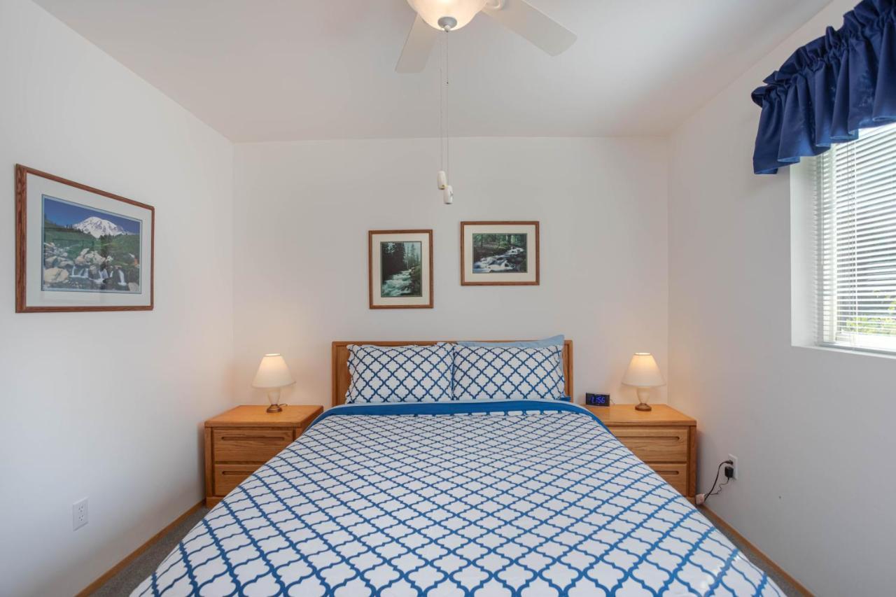 Walk To Downtown * 6 Guests * Pets * A/C! * No Stairs! Apartment Leavenworth Luaran gambar